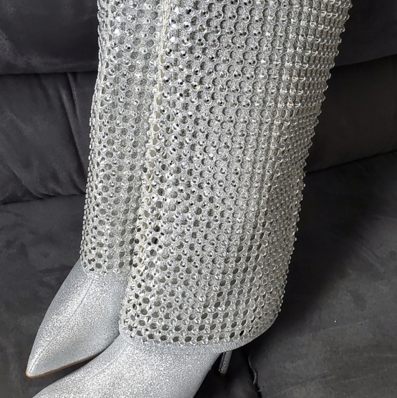 ✨ GIANNI BINI SILVER CRYSTAL HEELED BOOTS ✨Brand: Gianni Bini  Size: 7.5  Co - Picture 5 of 9